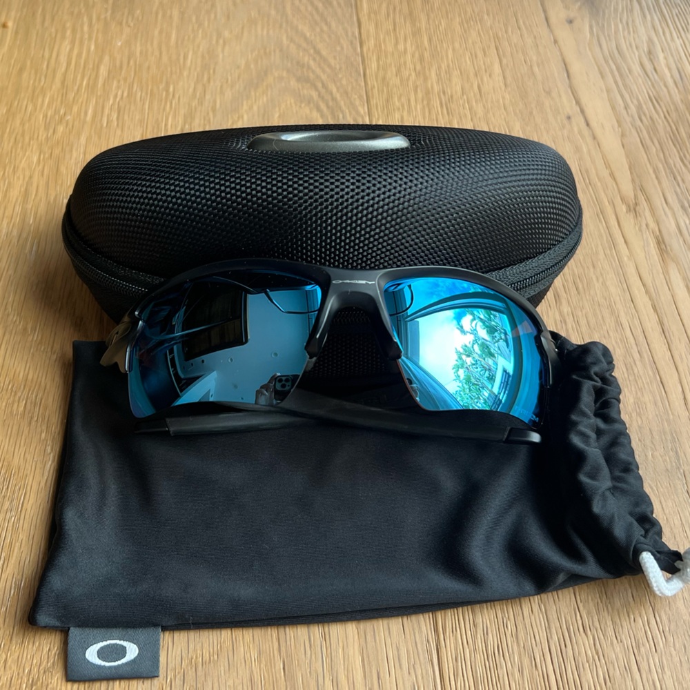 Oakley Flak 2.0 sunglasses